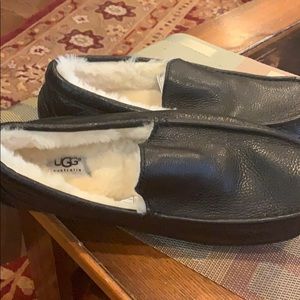 ugg slippers in very good condition.